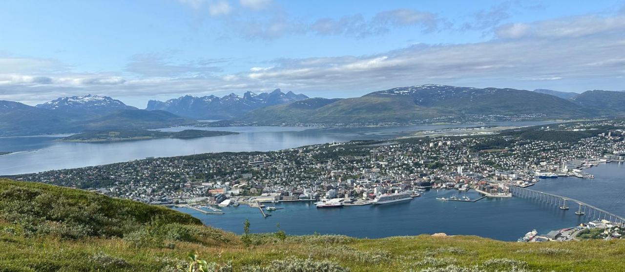 Tromsdalen Aurora Apartments Tromso Ngoại thất bức ảnh